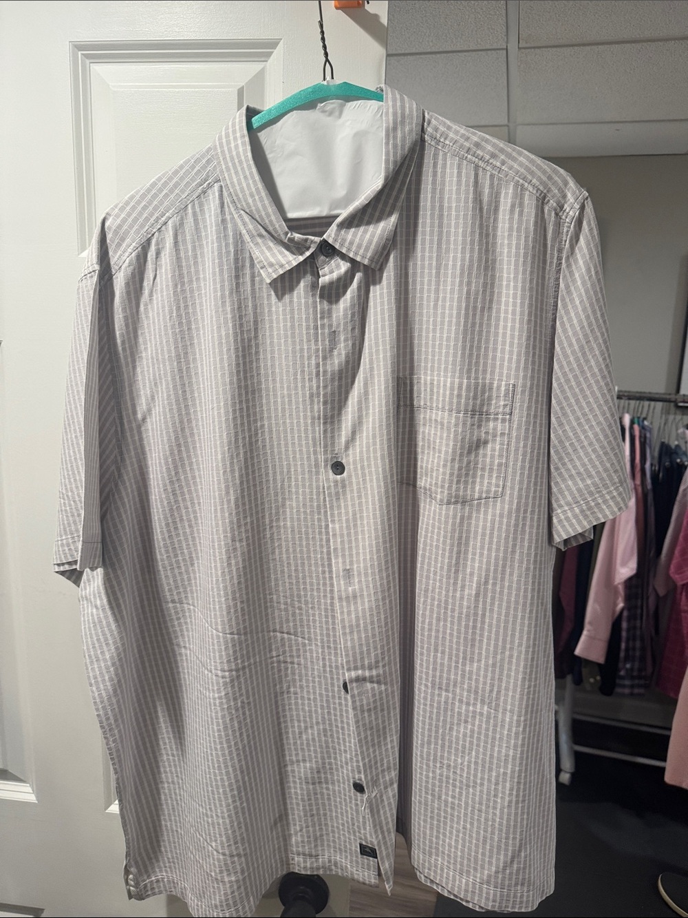 Tommy Bahama Men's Short Sleeve Button-Up Shirt in Light Gray Stripe